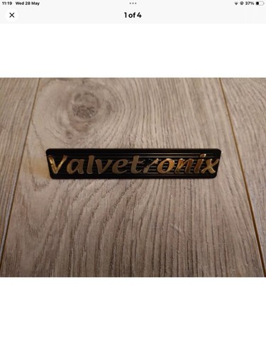 Vox valvetronix logo badge - valvetronix,