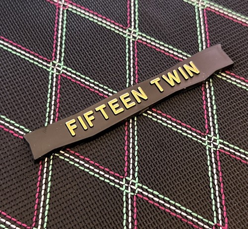 Fifteen twin modell plakette - "fifteen,